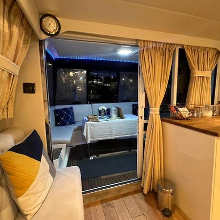 Luxury 40 Foot Yacht On 5 Star Ocean Village Marina Southampton - Minutes Away From City Centre And Cruise Terminals - Free Parking Included Eksteriør billede