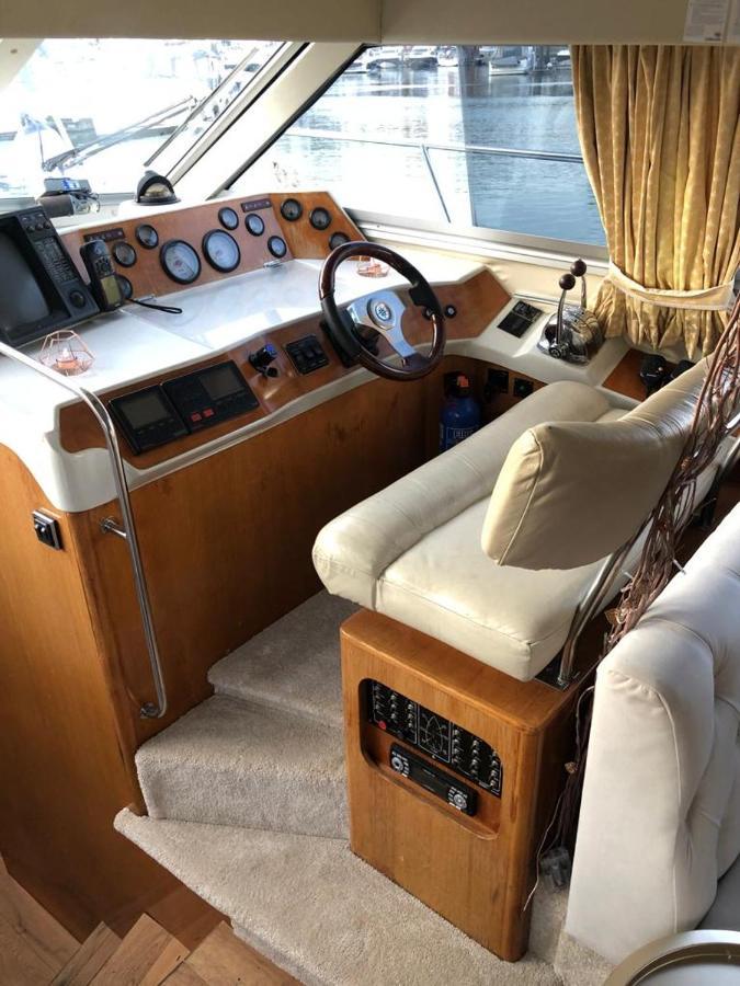 Luxury 40 Foot Yacht On 5 Star Ocean Village Marina Southampton - Minutes Away From City Centre And Cruise Terminals - Free Parking Included Eksteriør billede