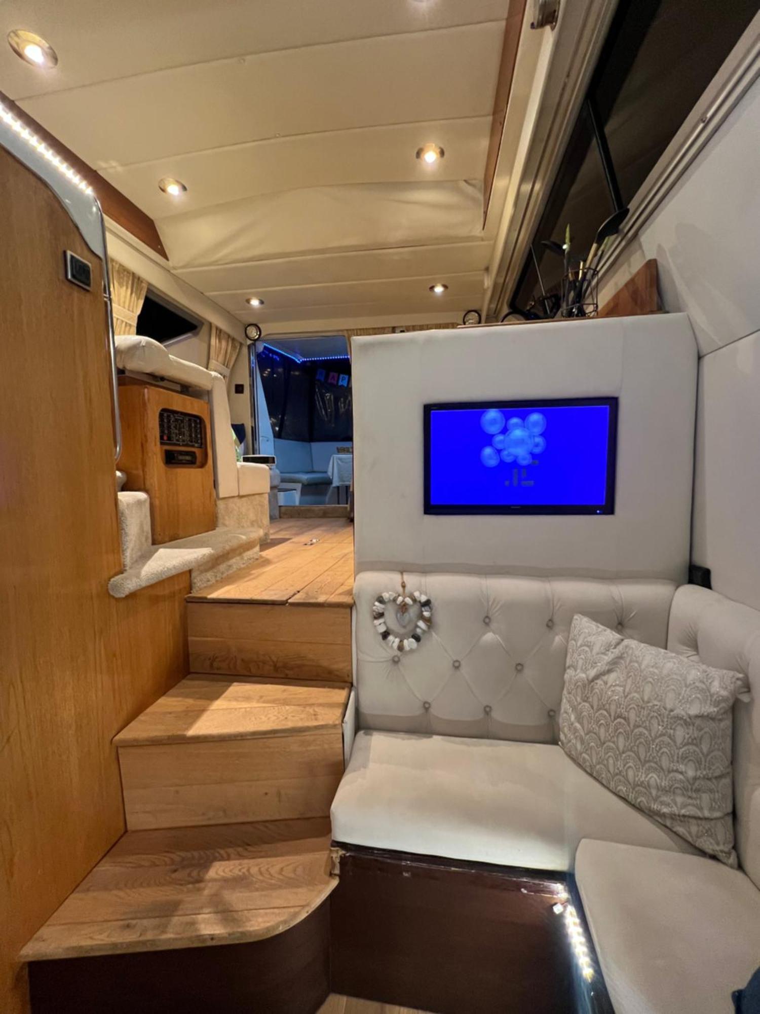 Luxury 40 Foot Yacht On 5 Star Ocean Village Marina Southampton - Minutes Away From City Centre And Cruise Terminals - Free Parking Included Eksteriør billede