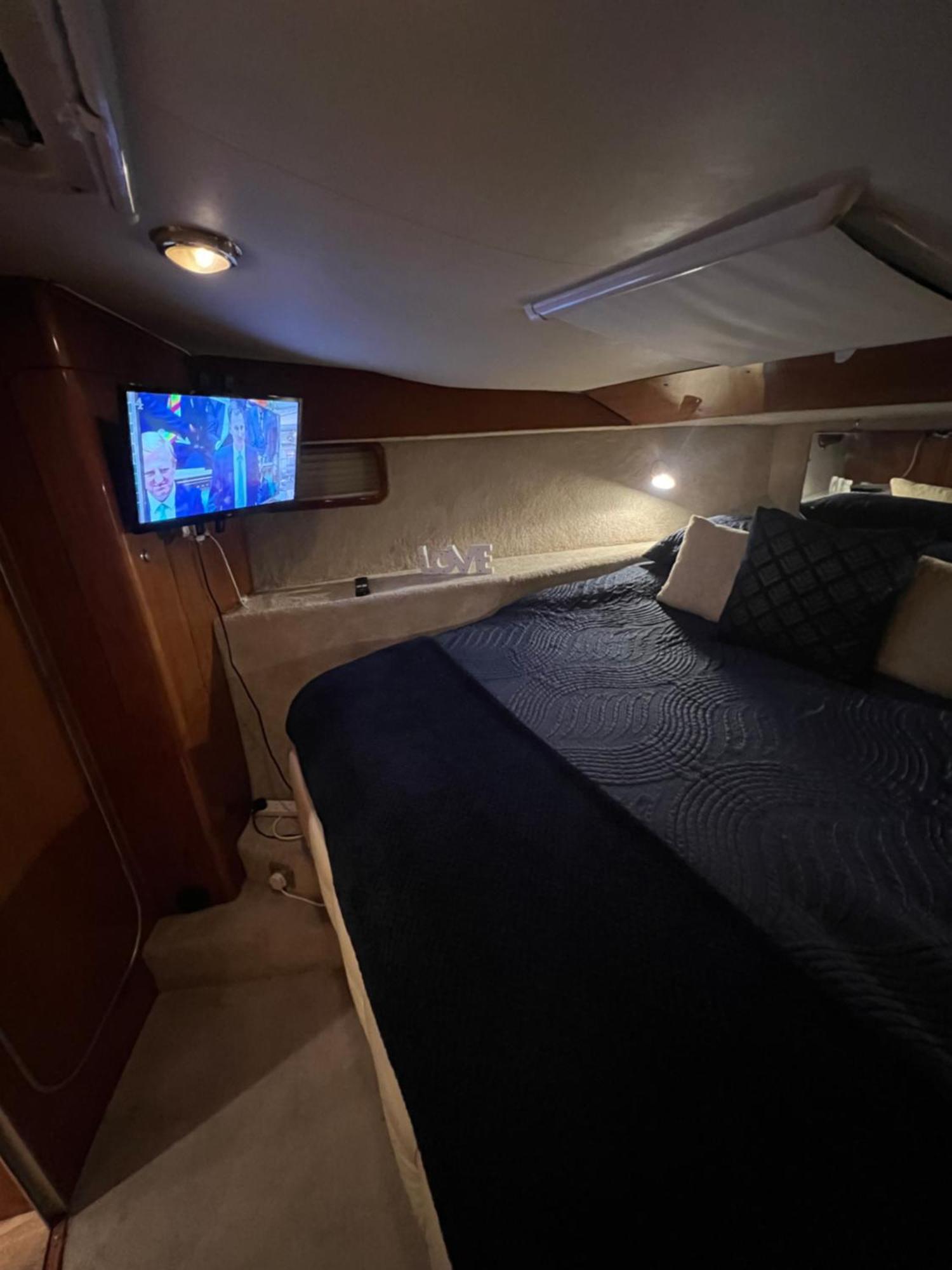 Luxury 40 Foot Yacht On 5 Star Ocean Village Marina Southampton - Minutes Away From City Centre And Cruise Terminals - Free Parking Included Eksteriør billede