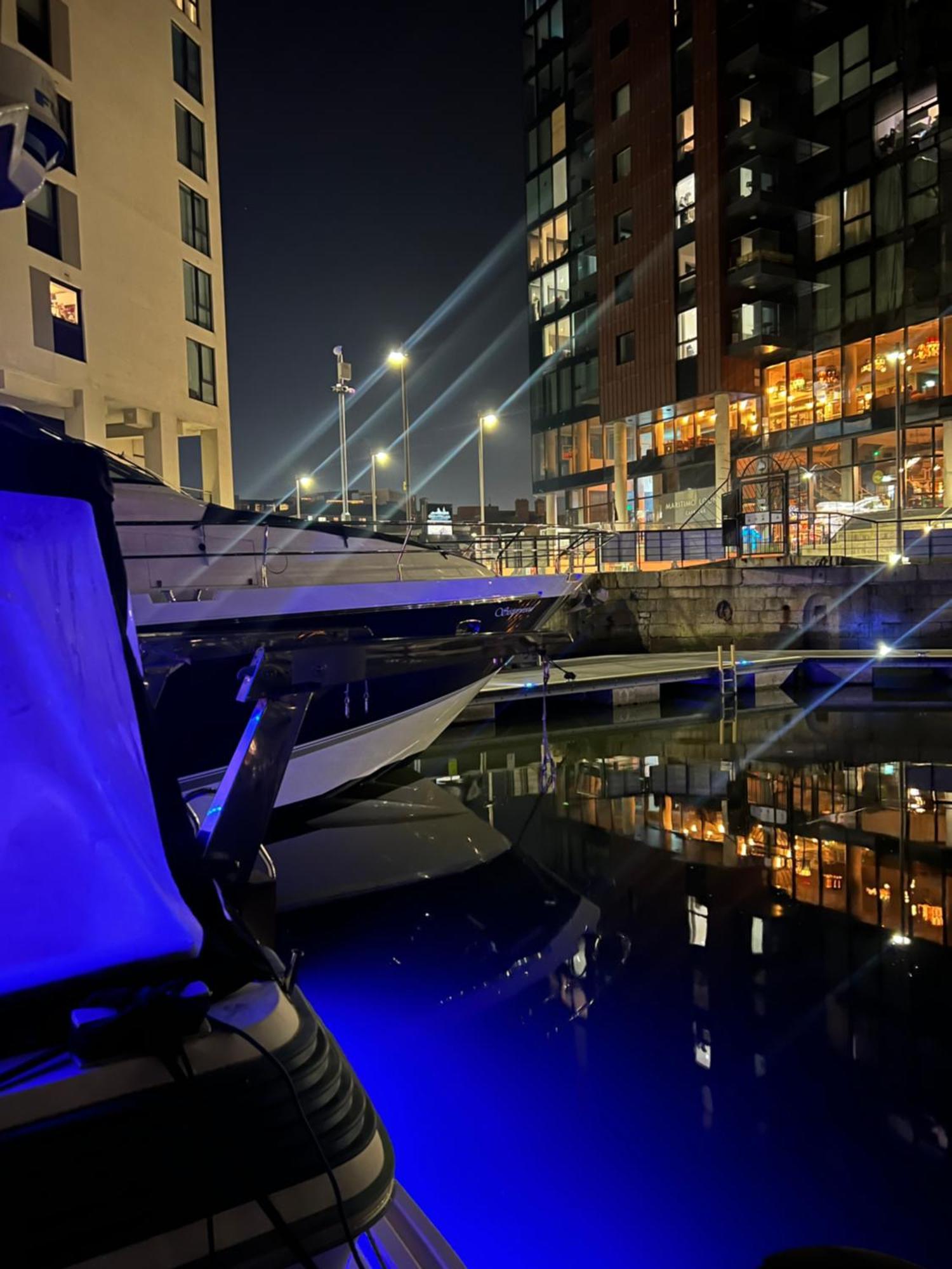Luxury 40 Foot Yacht On 5 Star Ocean Village Marina Southampton - Minutes Away From City Centre And Cruise Terminals - Free Parking Included Eksteriør billede